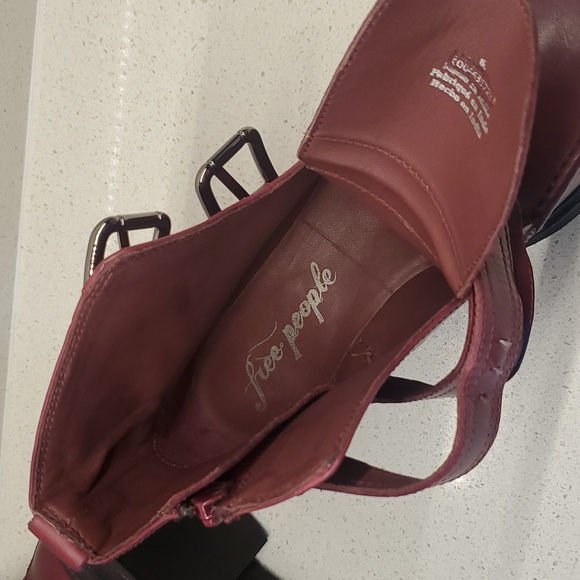 FREE PEOPLE Isla moto burgandy leather booties (sz 6) - Picture 8 of 8